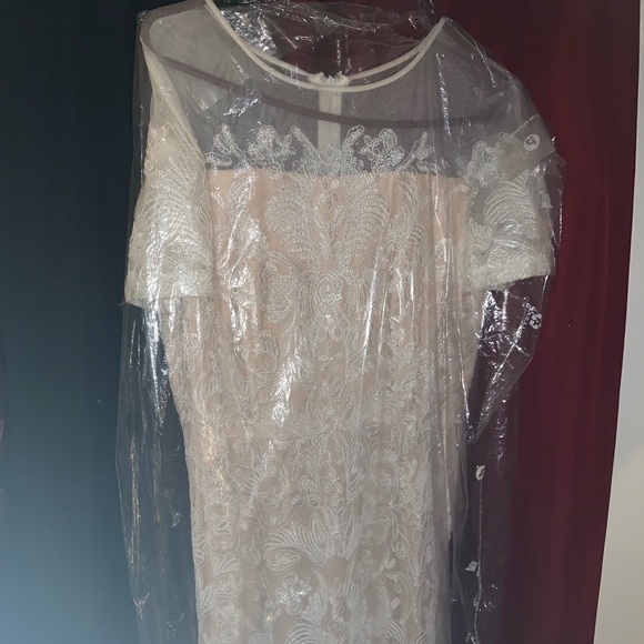 Wedding Dress - Picture 2 of 3